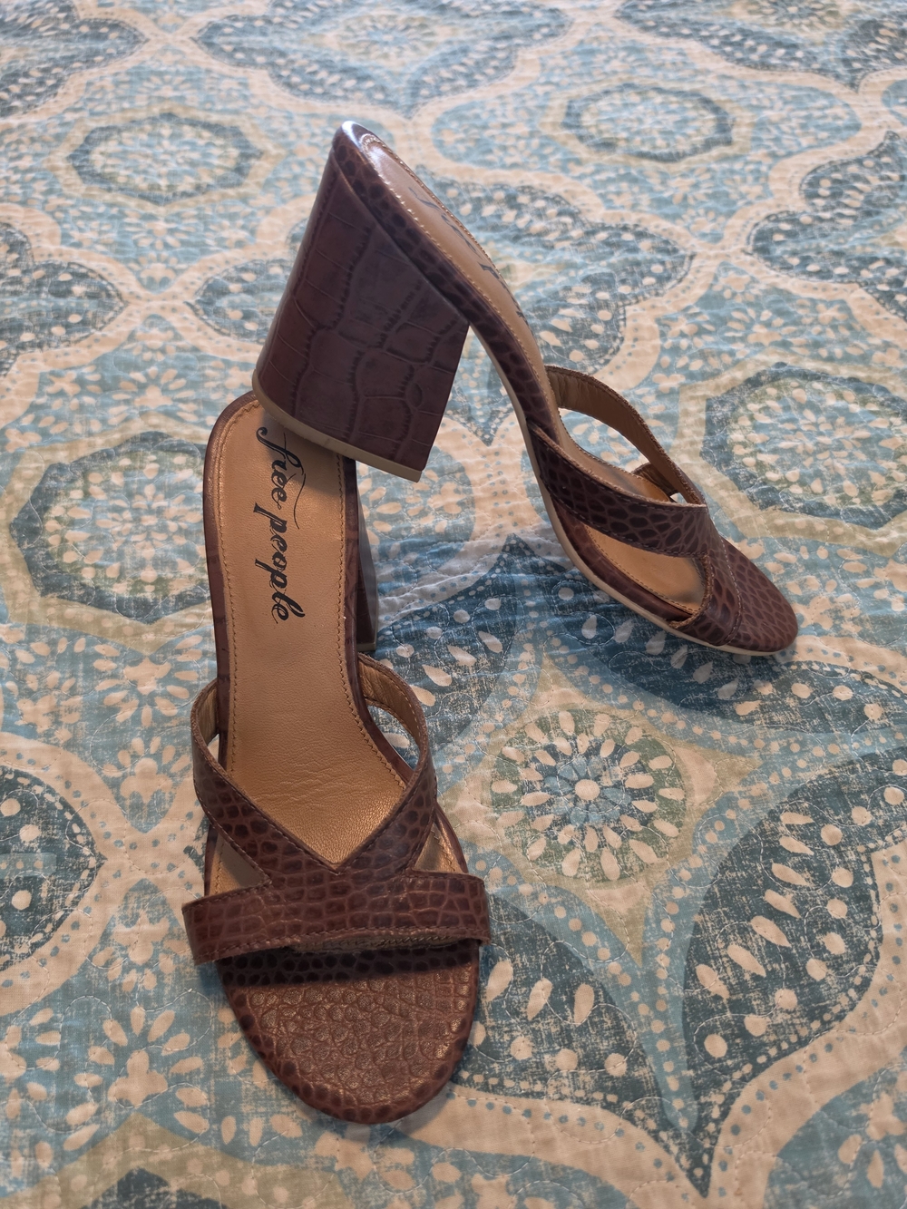Free People Charlie V Brown Croc Block Heel Sandals 38 US8 Boho Festival
